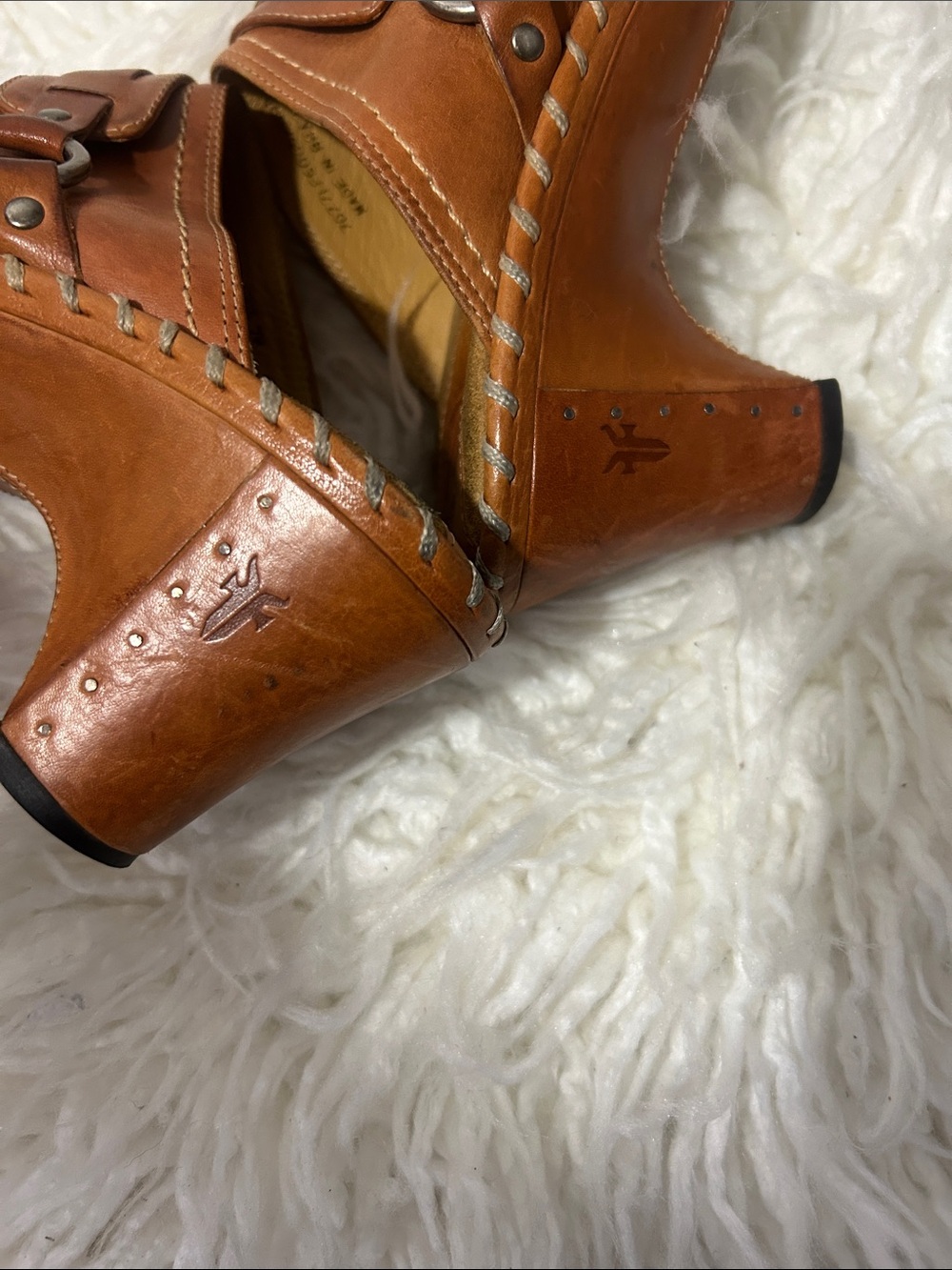 Frye Charlotte Ring Tan Leather Slip-On Clogs with Buckle Detail size 7 - Picture 8 of 10